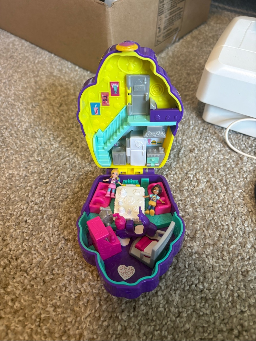 Polly Pocket Mini Playset - Purple and Yellow Cupcake